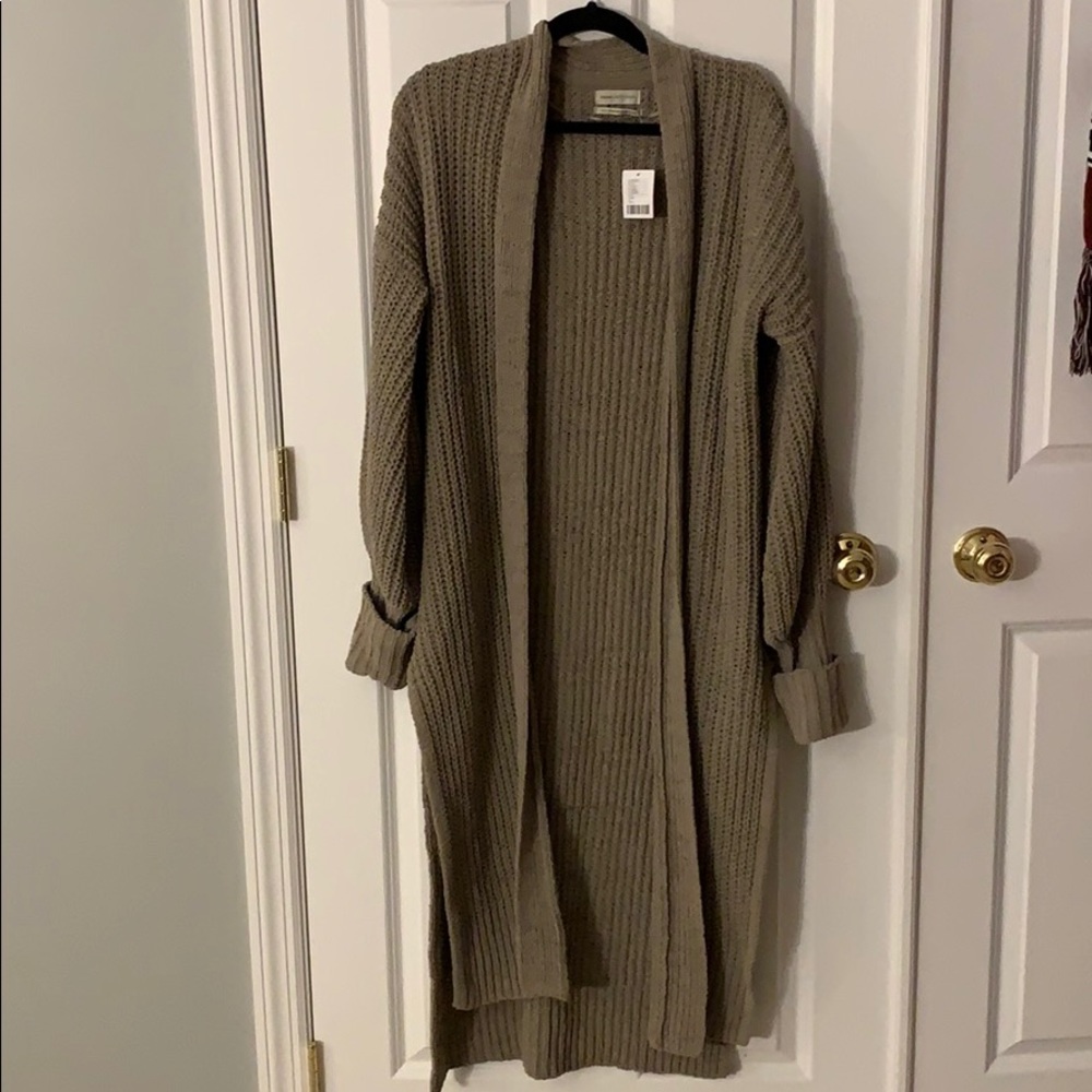 100% polyester long sweater in Taupe